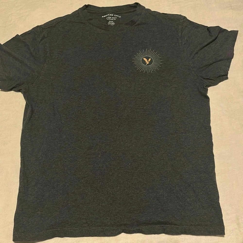 American Eagle 
T-shirt
Super soft
Women medium